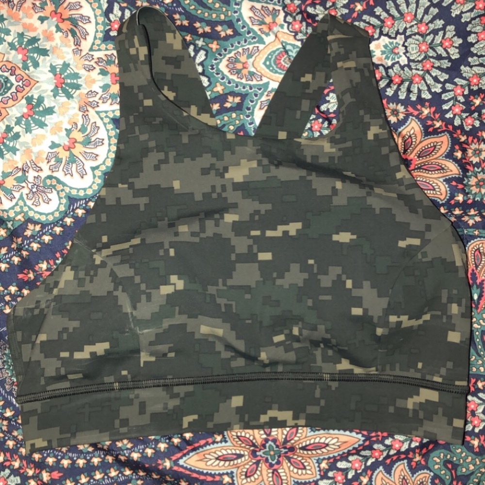 Lululemon sports bra